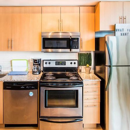 Micasa Suites - Stylish Condo In Maple Leaf Square 토론토 외부 사진