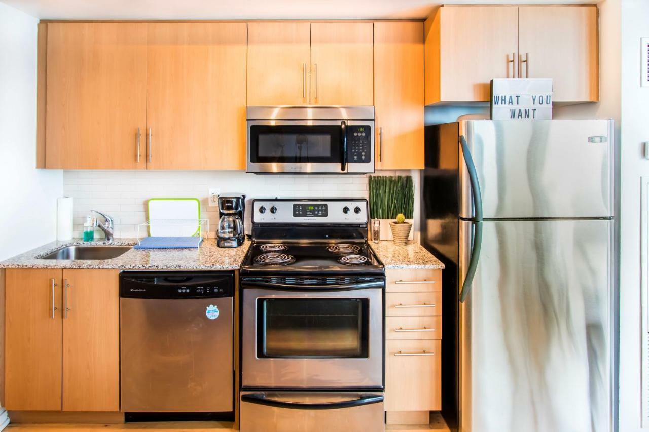 Micasa Suites - Stylish Condo In Maple Leaf Square 토론토 외부 사진